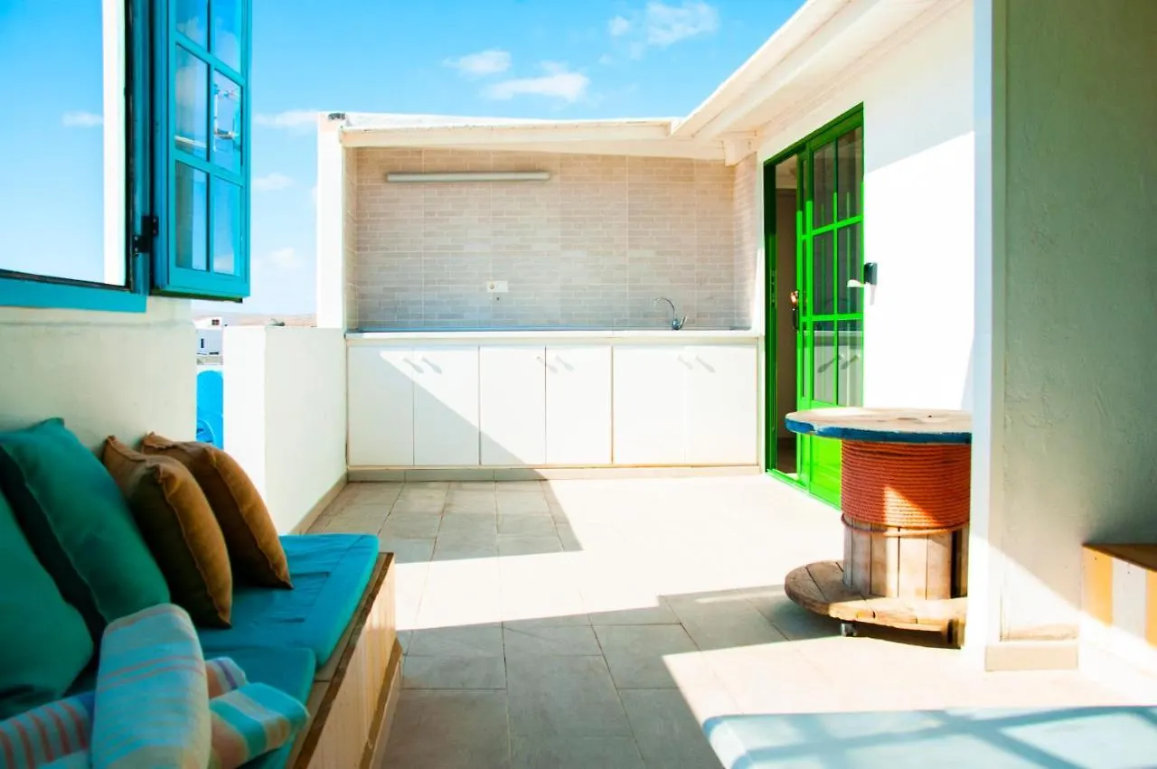 Famara Surf Rooftop 0*,