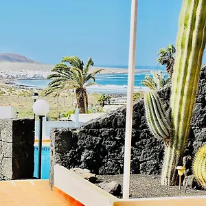Canaryislandshost I Marquesa Famara